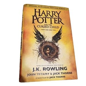 Harry potter and‎ the cursed child hardback the special rehearsal edition script